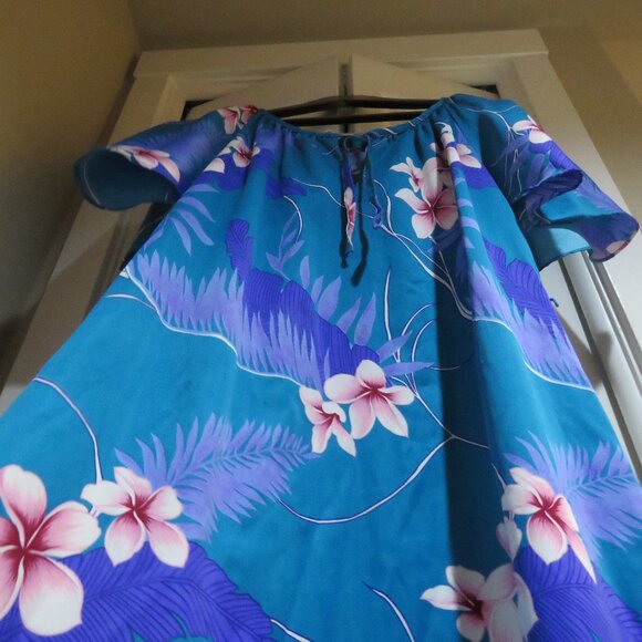 Hilo Hattie Blue Floral Dress - Picture 8 of 16